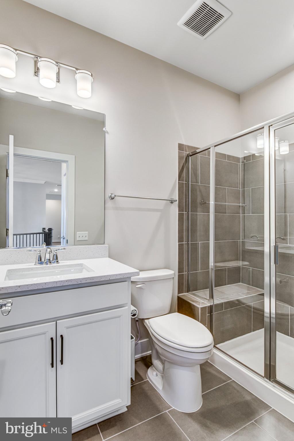 43199 Dogan Rdg Place Centreville, VA 20120 - Photo 35 of 86 Modern bathroom with sleek finishes.