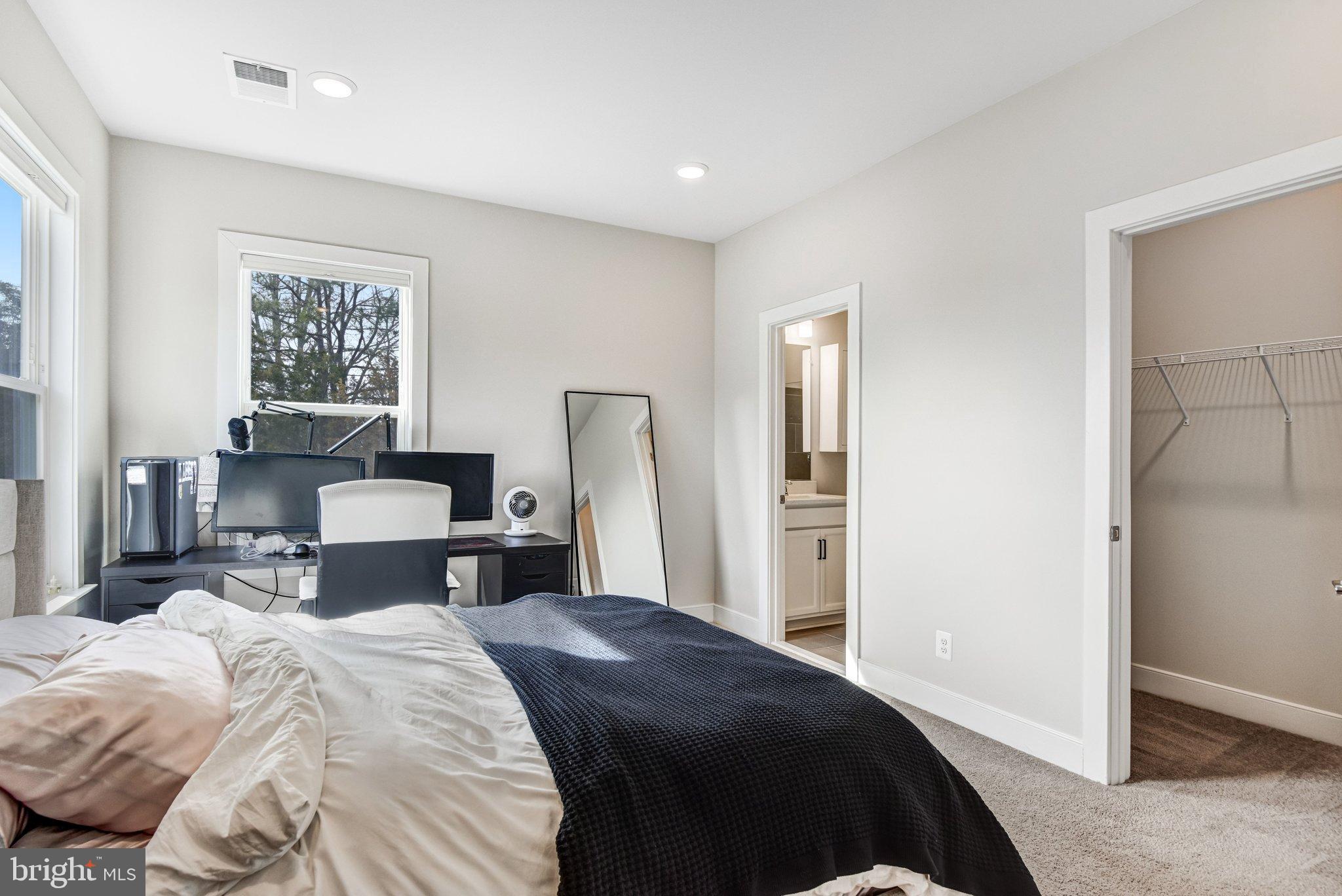 43199 Dogan Rdg Place Centreville, VA 20120 - Photo 53 of 86 Modern bedroom with natural light.