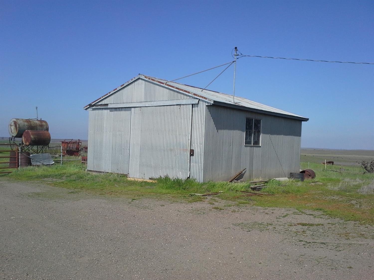 29939 Highway 4 Farmington, CA 95230 - Photo 12 of 25 a view of a backyard