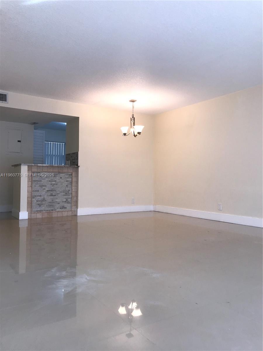 3100 Riverside Drive, Unit 108 Coral Springs, FL 33065 - Photo 3 of 14 Dining