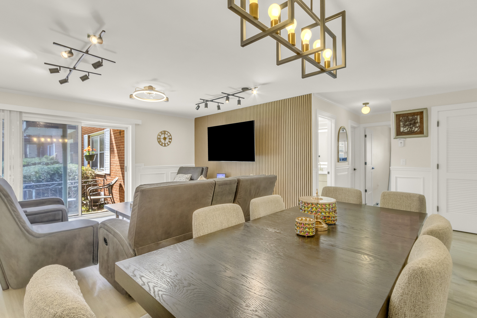 4229 North Keystone Avenue, Unit 1F Chicago, IL 60641 - Photo 6 of 21