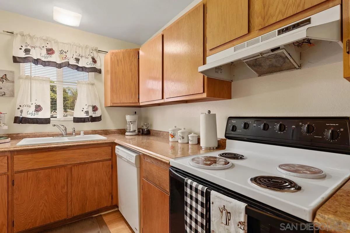 820 Encinitas Boulevard, Unit 204 Encinitas, CA 92024 - Photo 17 of 20 Gallery Image 17