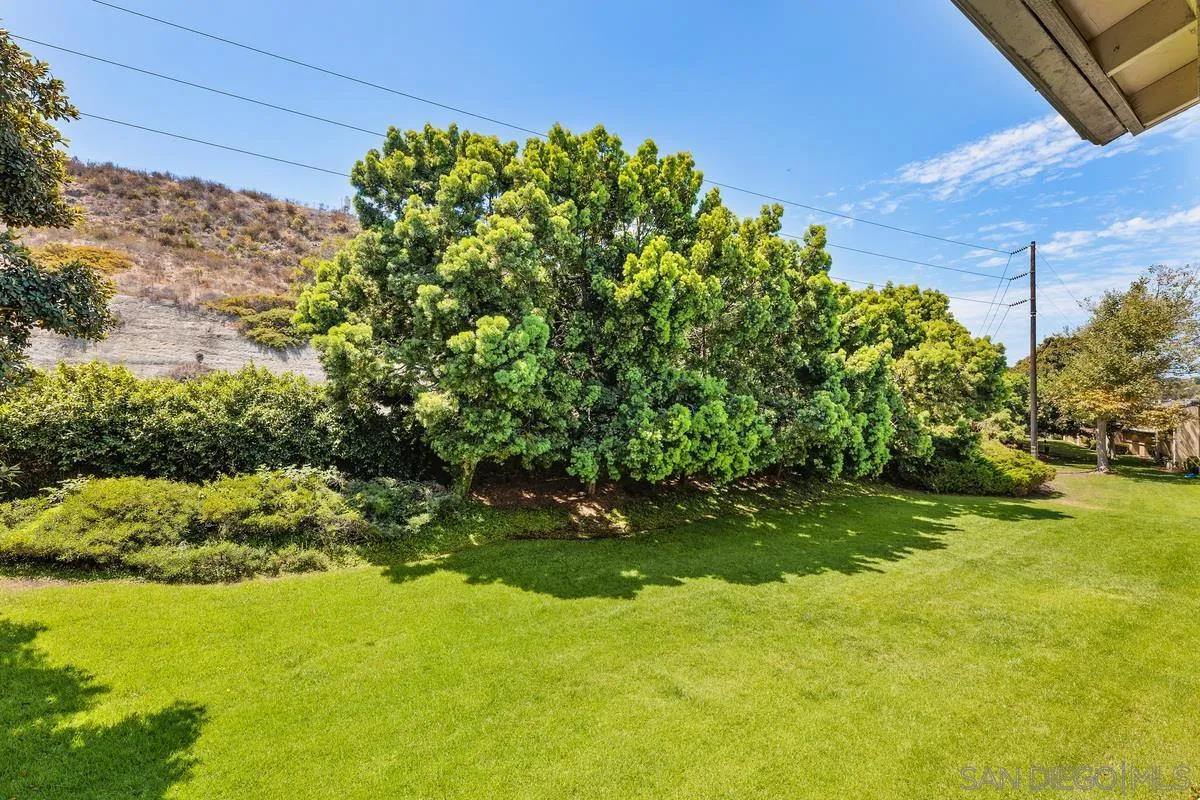 820 Encinitas Boulevard, Unit 204 Encinitas, CA 92024 - Photo 2 of 20 Gallery Image 2