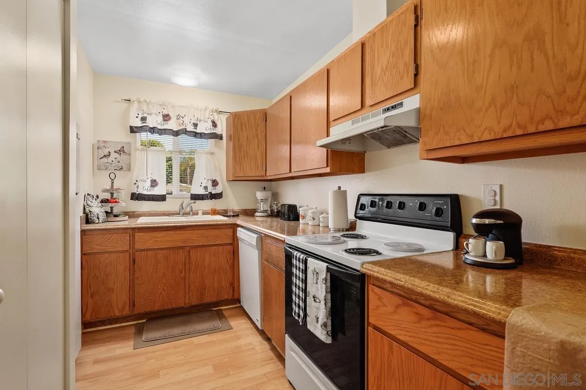820 Encinitas Boulevard, Unit 204 Encinitas, CA 92024 - Photo 7 of 20 Gallery Image 7