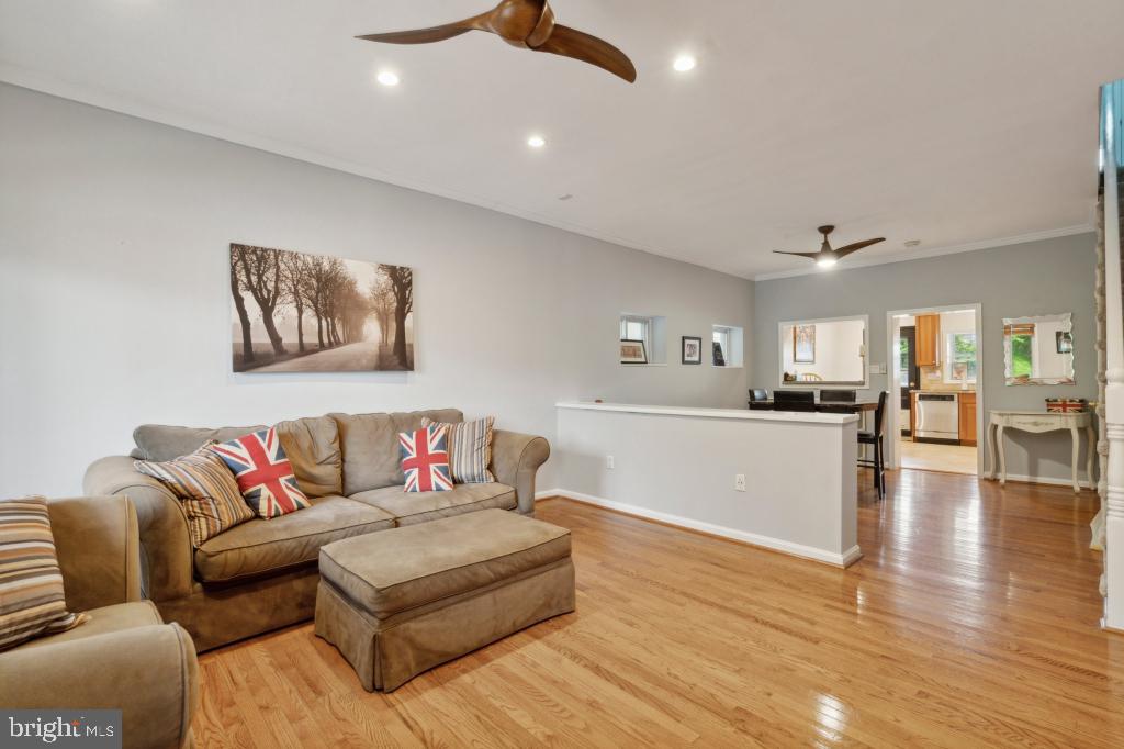3638 Merrick Road Philadelphia, PA 19129 - Photo 4 of 16 Gallery Image 4