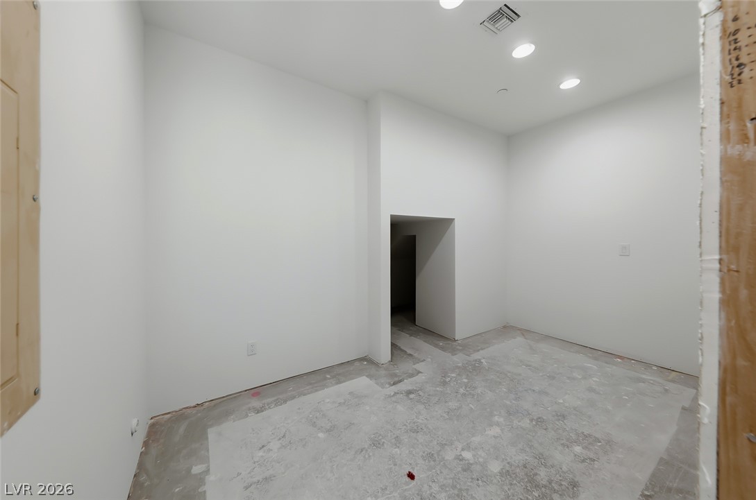 1140 Julie Road Henderson, NV 89002 - Photo 49 of 71 2nd WALK-IN CLOSET in primary bedroom, plumbed for its own washer/dryer.
1140 JULIE RD HENDERSON NV 89002