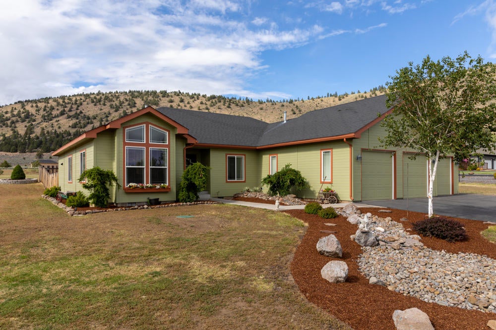 11605 Ramirez Road Klamath Falls, OR 97603 - Photo 1 of 39 11605RamirezRd.-4