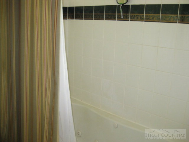 484 St Andrews Road Beech Mountain, NC 28604 - Photo 5 of 32 Gallery Image 5