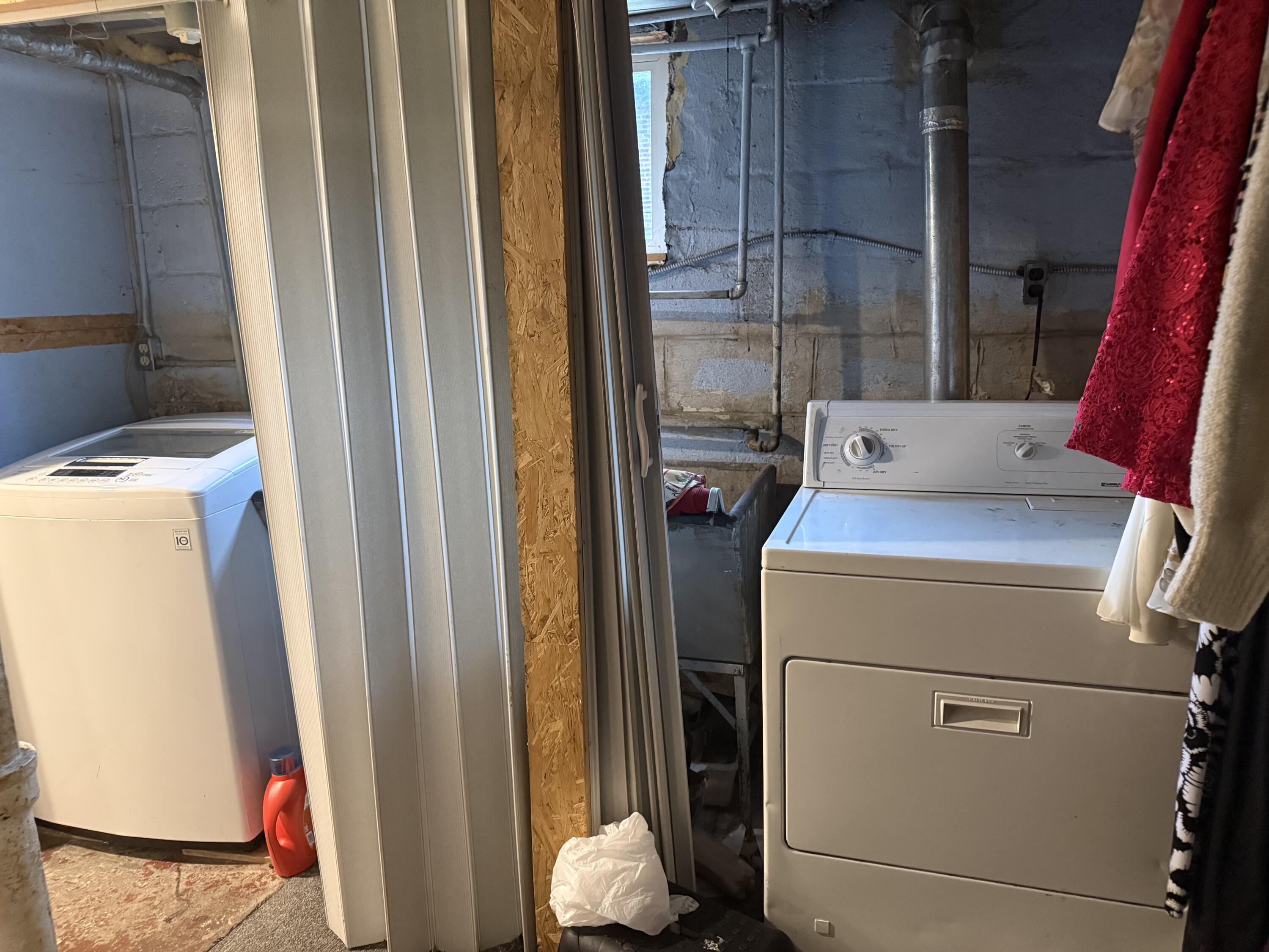 2421 Monroe Street Gary, IN 46407 - Photo 12 of 19 3000x2250