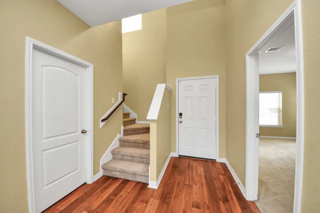 $2,300 | 6915 Primrose Road, Baytown, TX 77521