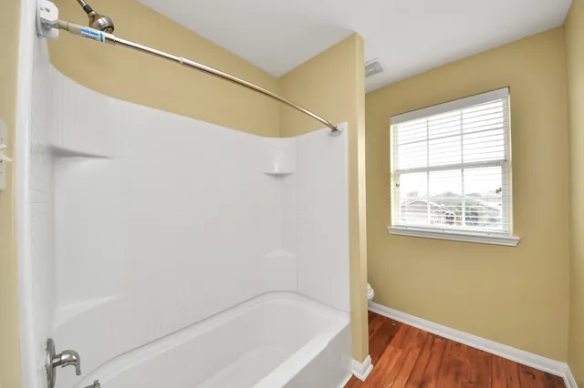 $2,300 | 6915 Primrose Road, Baytown, TX 77521