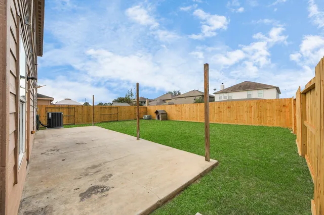 $2,300 | 6915 Primrose Road, Baytown, TX 77521