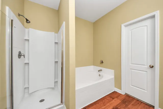 $2,300 | 6915 Primrose Road, Baytown, TX 77521