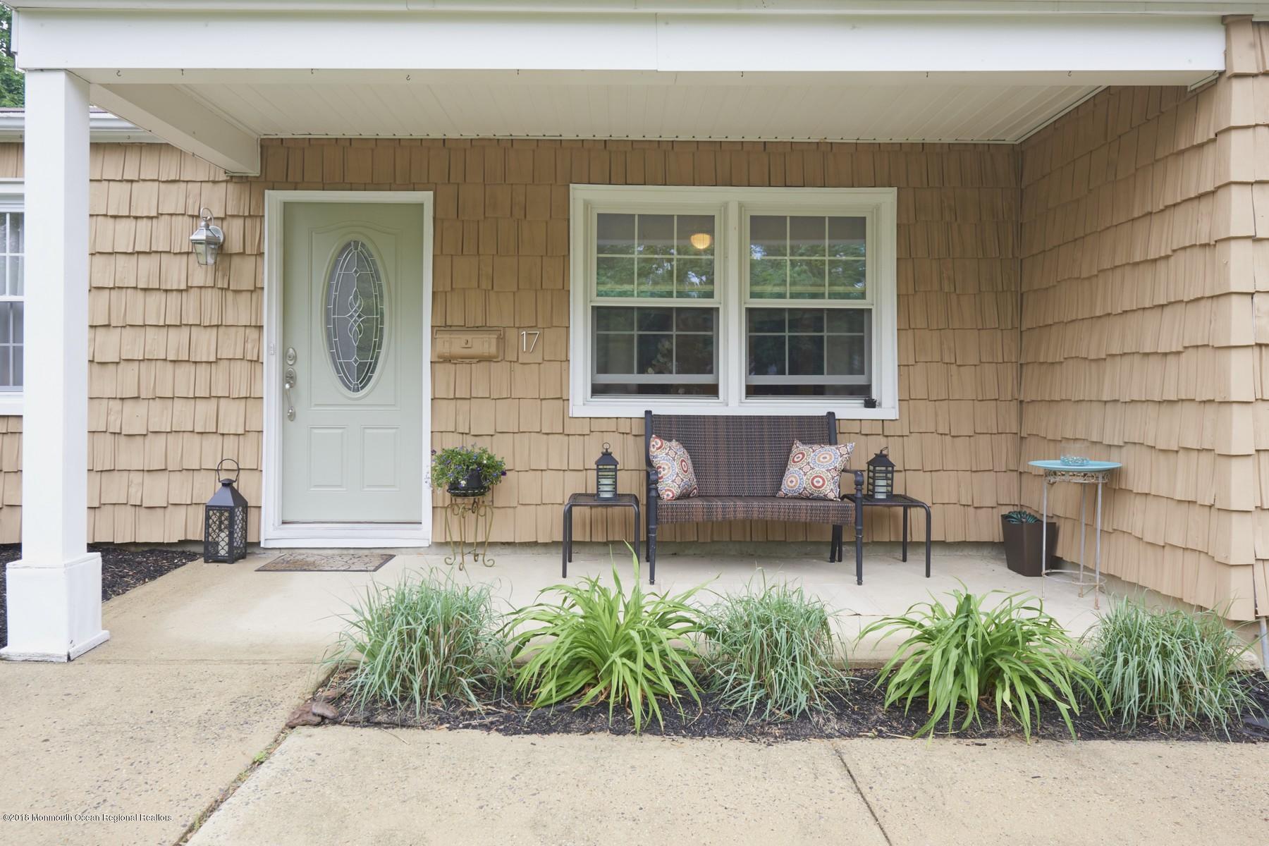 17 Templer Way Hazlet, NJ 07730 - Photo 4 of 33 BAP_4881