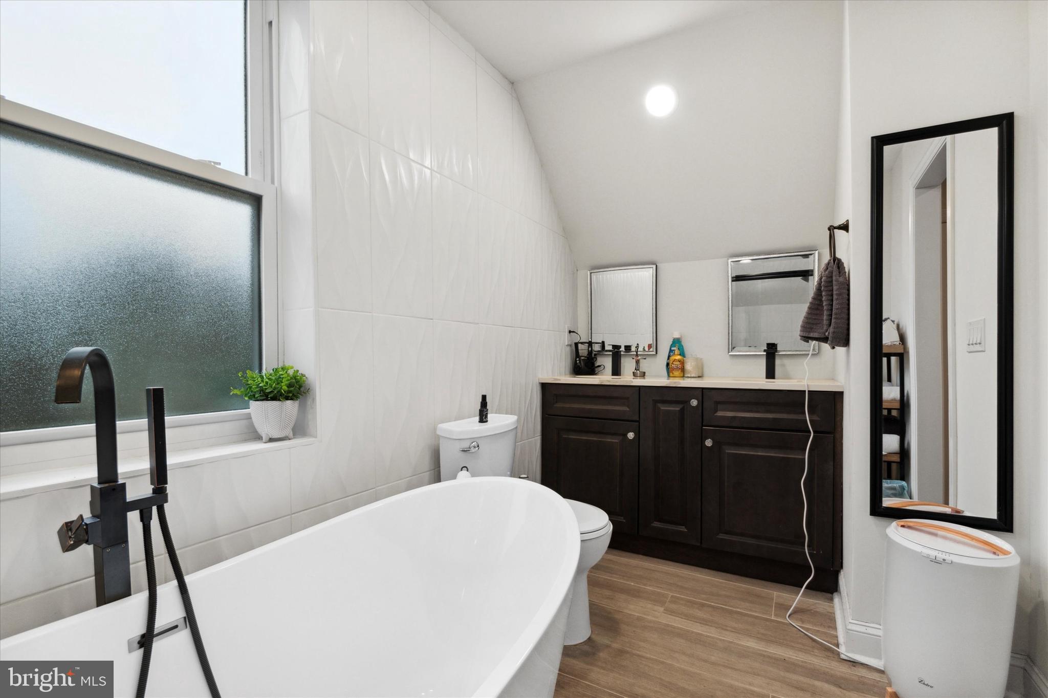 23 Browning Road Merchantville, NJ 08109 - Photo 17 of 25 Primary Bathroom (3rd Floor)