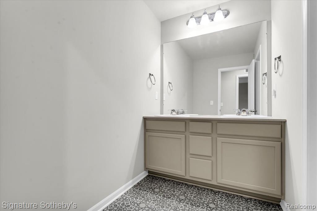 319 Strawberry Drive Rochester, MI 48307 - Photo 23 of 33