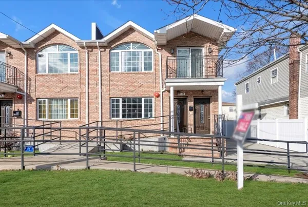 $1,280,000 | 147-34 224th Street | Brookville