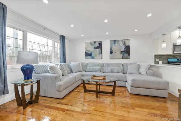 $1,280,000 | 147-34 224th Street | Brookville