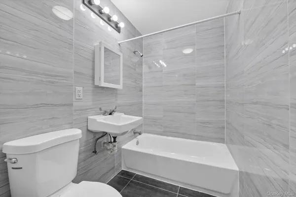 $1,280,000 | 147-34 224th Street | Brookville