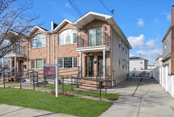 $1,280,000 | 147-34 224th Street | Brookville