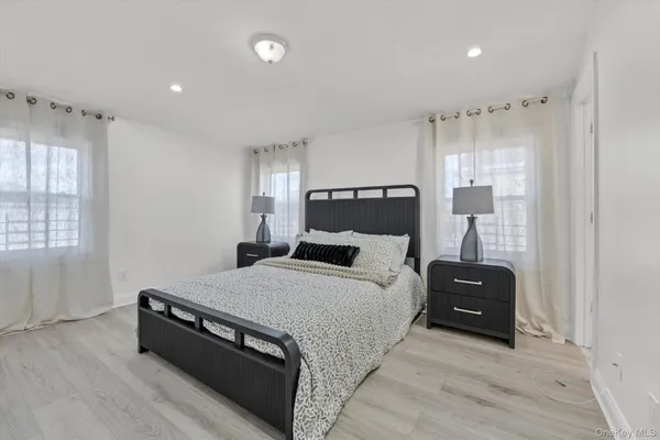 $1,280,000 | 147-34 224th Street | Brookville