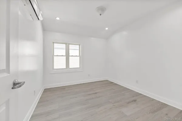 $1,280,000 | 147-34 224th Street | Brookville