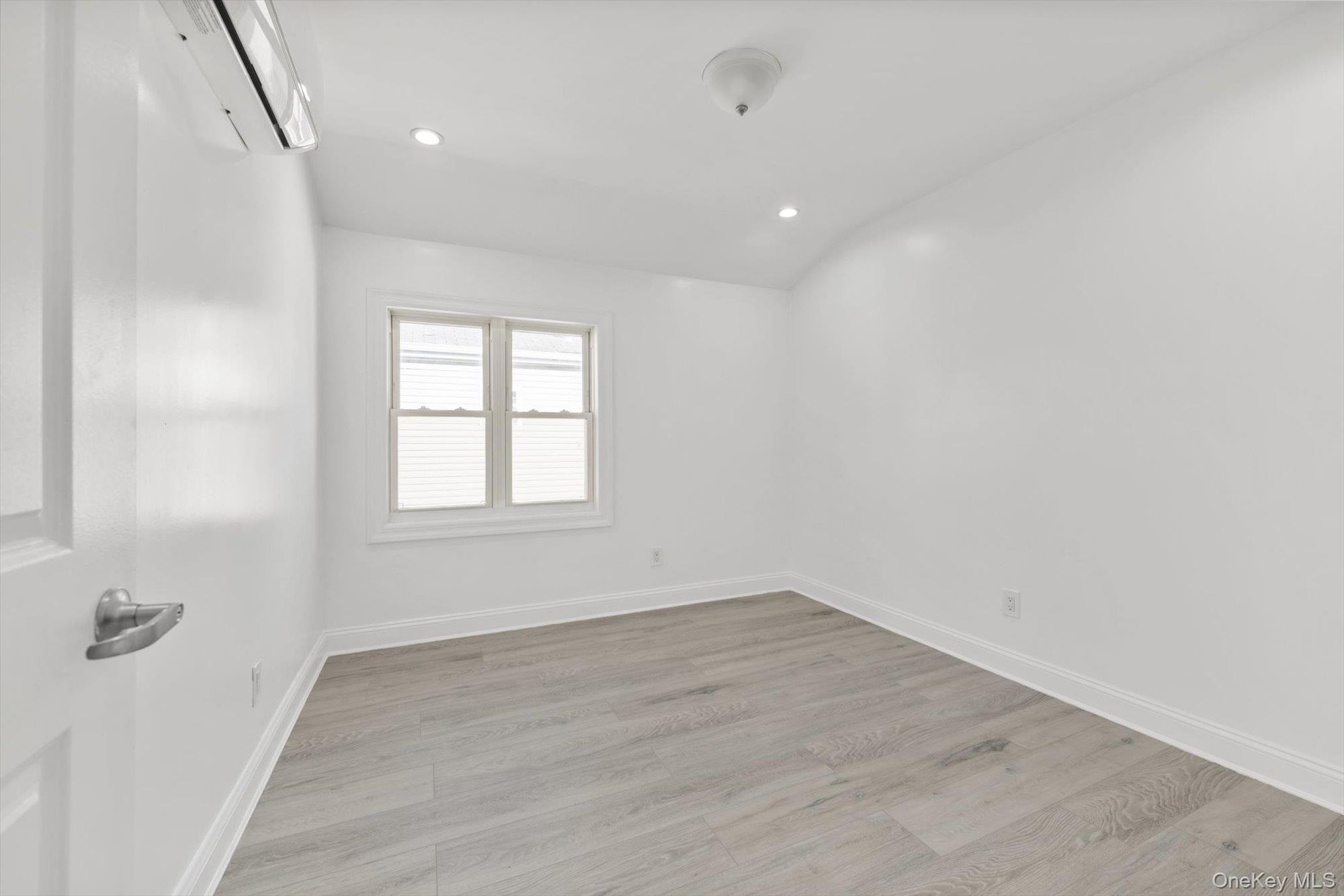 147-34 224th Street Queens, NY 11413 - Photo 6 of 27