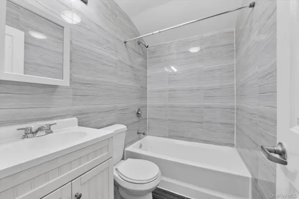 $1,280,000 | 147-34 224th Street | Brookville