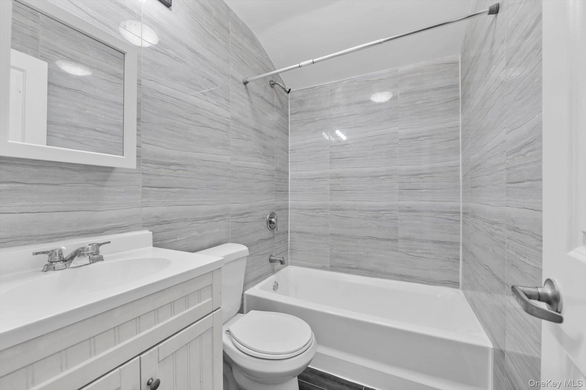 147-34 224th Street Queens, NY 11413 - Photo 8 of 27