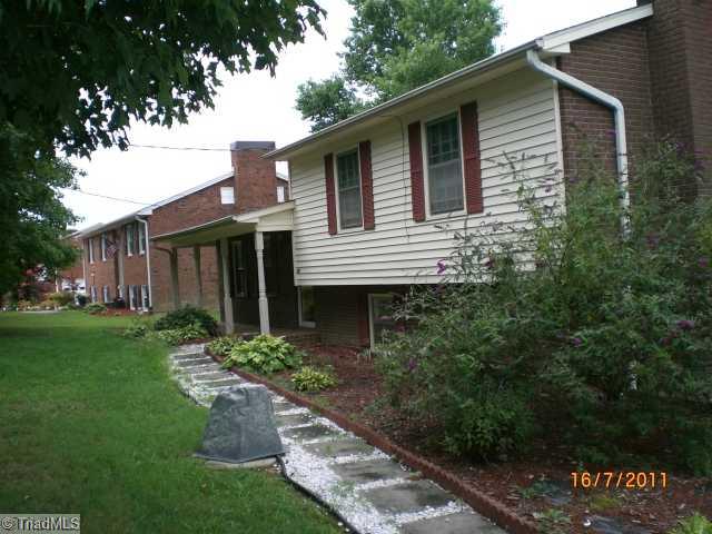 8372 Lasater Road Clemmons, NC 27012 - Photo 1 of 11 Exterior Front.