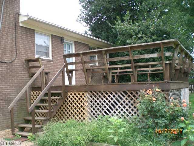 8372 Lasater Road Clemmons, NC 27012 - Photo 11 of 11 Patio/Deck.