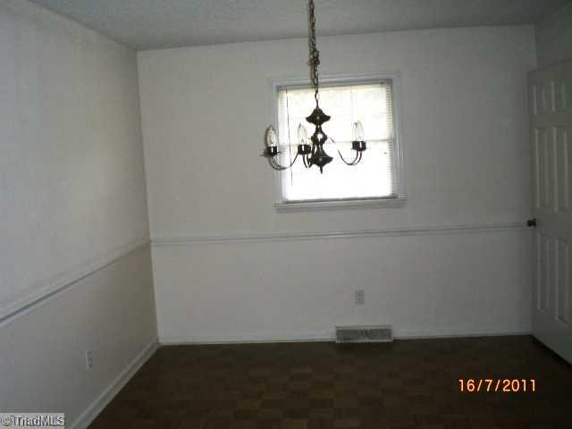 8372 Lasater Road Clemmons, NC 27012 - Photo 4 of 11 Dining Room.