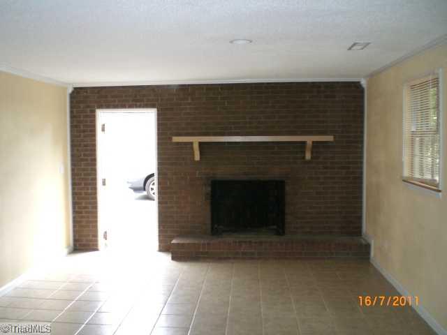 8372 Lasater Road Clemmons, NC 27012 - Photo 9 of 11 Playroom.