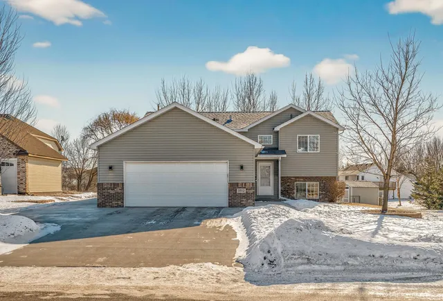 $360,000 | 5512 Kalenda Drive Northeast, Albertville, MN 55301