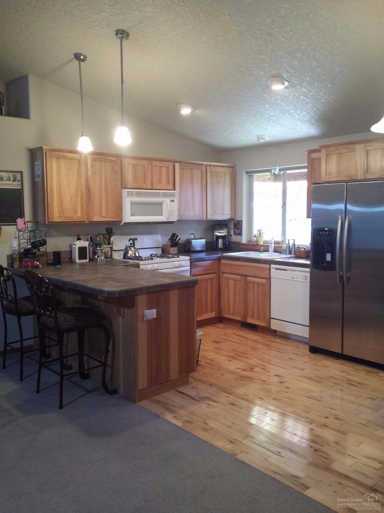 20533 Dylan Loop Bend, OR 97702 - Photo 11 of 25 Gallery Image 11