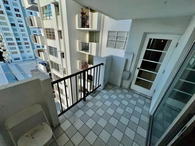 a view of a basketball court