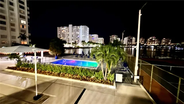 $1,900 | 2750 Northeast 183rd Street, Unit 906, Aventura, FL 33160