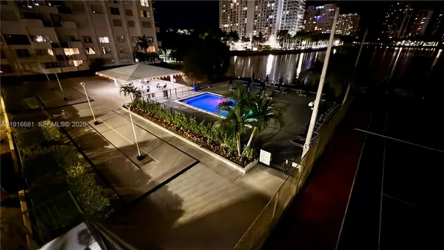 $1,900 | 2750 Northeast 183rd Street, Unit 906, Aventura, FL 33160