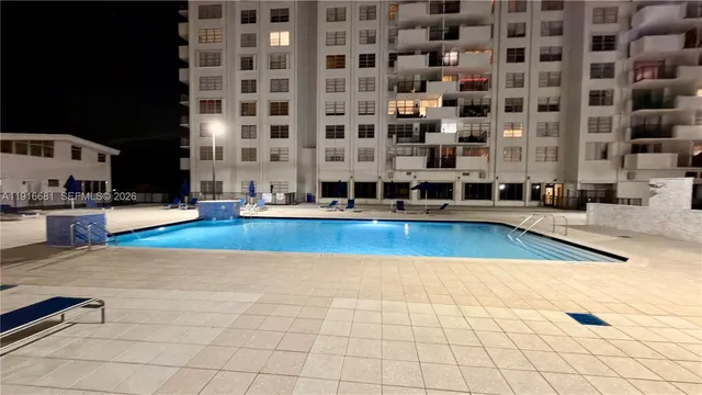 $1,900 | 2750 Northeast 183rd Street, Unit 906, Aventura, FL 33160