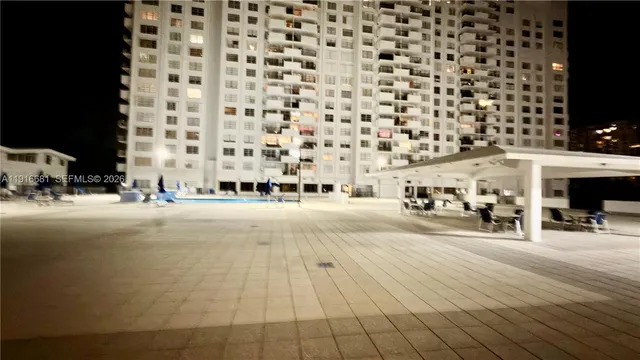 $1,900 | 2750 Northeast 183rd Street, Unit 906, Aventura, FL 33160