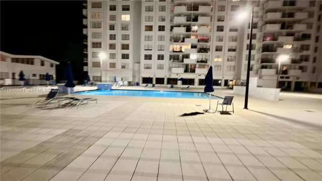 $2,000 | 2750 Northeast 183rd Street, Unit 906, Aventura, FL 33160