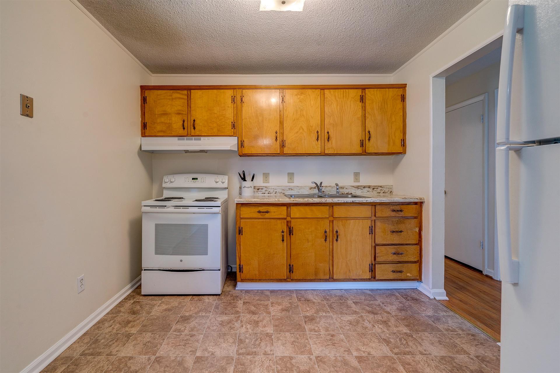 5607 Daytona Road Roanoke, VA 24019 - Photo 8 of 19 08-DSC00221_2_3_4_5