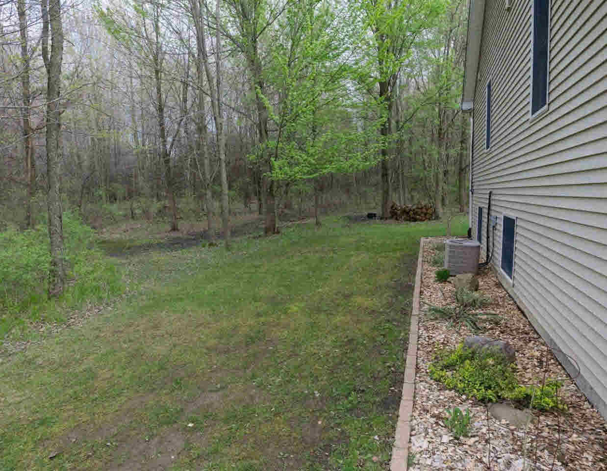 10123 West Mount Morris Road Flushing, MI 48433 - Photo 11 of 16 21290254-10.JPG