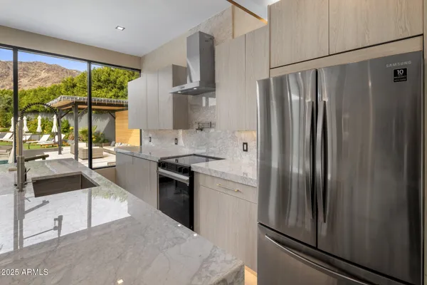 $8,500,000 | 7223 North Black Rock Trail, Paradise Valley, AZ 85253