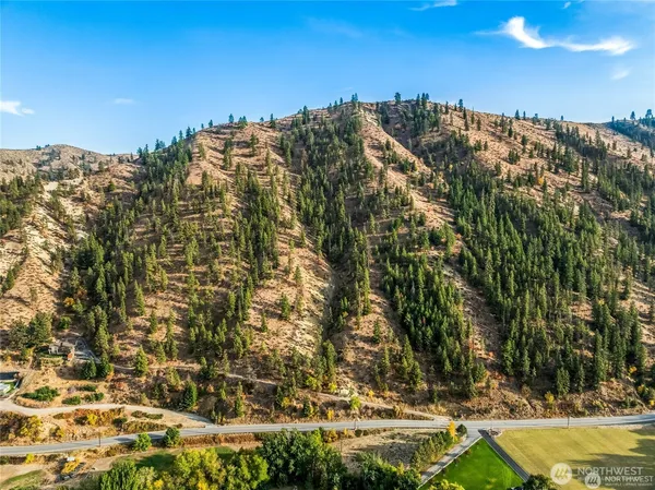 a view of a yard with an outdoor space