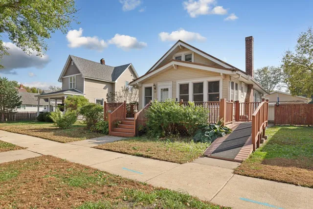 $216,000 | 627 Park Lane, Mankato, MN 56001