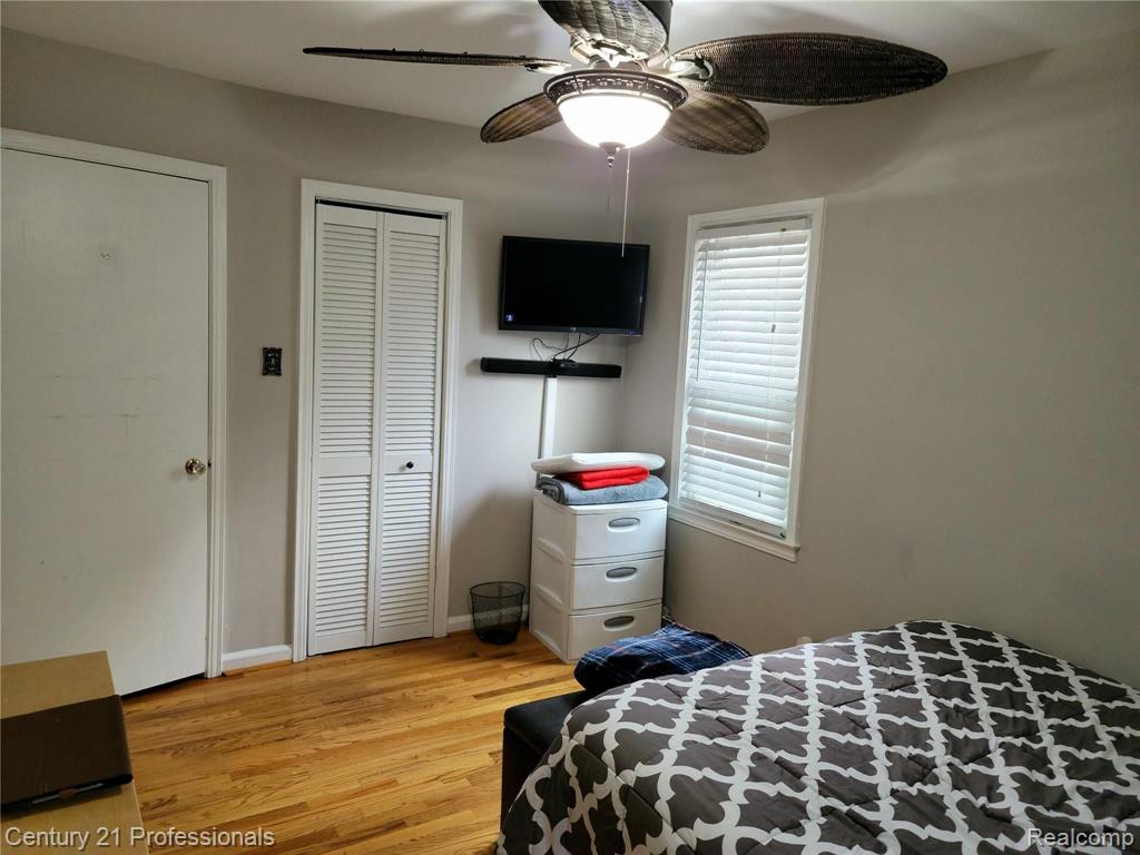 3329 Chester Road Royal Oak, MI 48073 - Photo 12 of 17
