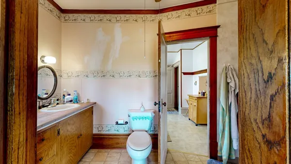 $425,000 | 13331 40th Street Southeast, Eyota, MN 55934