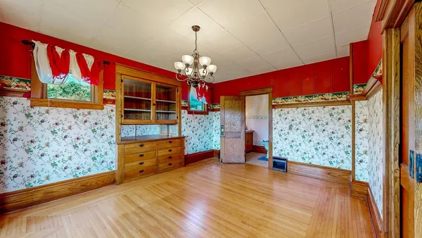 $425,000 | 13331 40th Street Southeast, Eyota, MN 55934