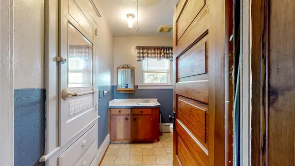 $425,000 | 13331 40th Street Southeast, Eyota, MN 55934